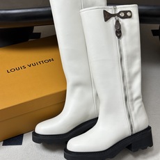 26Fw秋冬新款Louis vuitton LV BEAUBOURG高筒靴老花吊坠骑士靴厚底侧拉链长靴 本款 LV Be 26Fw秋冬新款Louis vuitton LV BEAUBOURG高筒靴老花吊坠骑士靴厚底侧拉链长靴 本款 LV Be