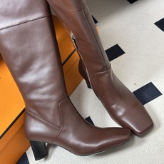 Hermes 爱马仕🐎 H家 2026 秋冬新款 Louisa 复古老钱长靴系列几何异形鞋跟新颖直筒高跟长靴 经典简约! Hermes 爱马仕🐎 H家 2026 秋冬新款 Louisa 复古老钱长靴系列几何异形鞋跟新颖直筒高跟长靴 经典简约!
