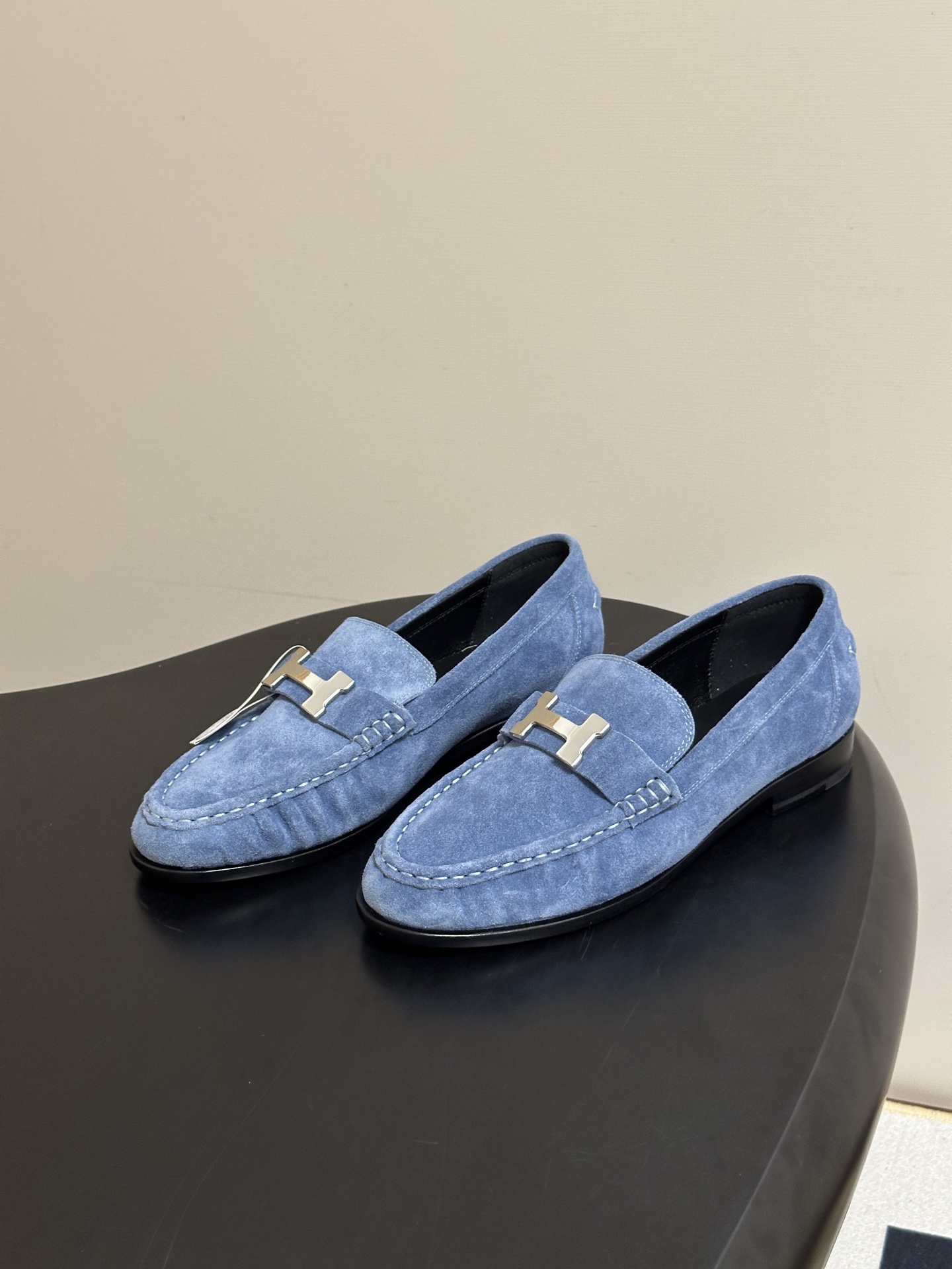 顶级品质 Hermes 爱马仕🐎 H家 2026 早秋新款Nova 褶皱乐福鞋经典H字母金属扣乐福鞋一脚蹬单鞋 小牛皮 顶级品质 Hermes 爱马仕🐎 H家 2026 早秋新款Nova 褶皱乐福鞋经典H字母金属扣乐福鞋一脚蹬单鞋 小牛皮