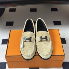 顶级品质 Hermes 爱马仕🐎 H家 2026 早秋新款Nova 褶皱乐福鞋经典H字母金属扣乐福鞋一脚蹬单鞋 小牛皮 顶级品质 Hermes 爱马仕🐎 H家 2026 早秋新款Nova 褶皱乐福鞋经典H字母金属扣乐福鞋一脚蹬单鞋 小牛皮