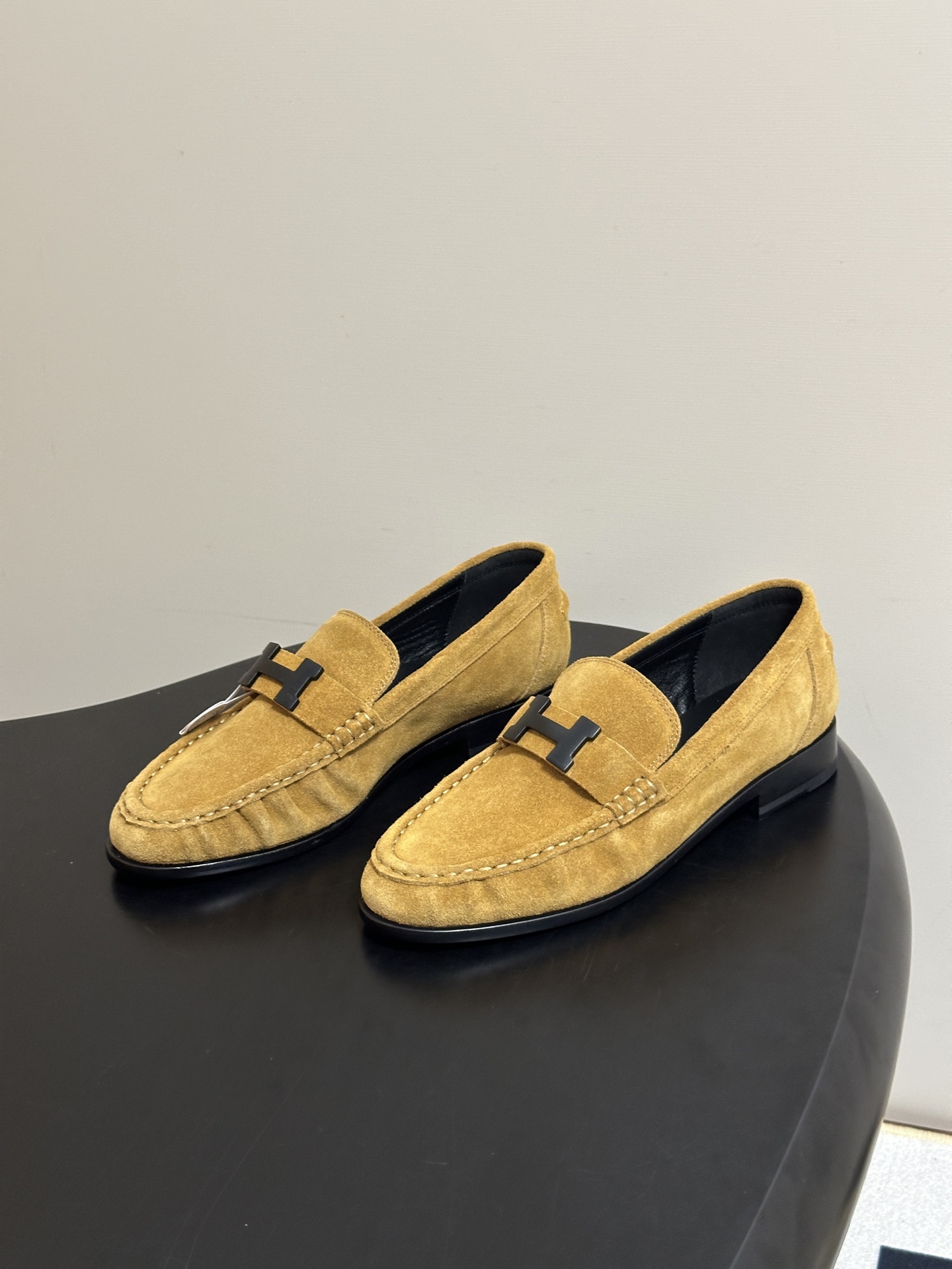 顶级品质 Hermes 爱马仕🐎 H家 2026 早秋新款Nova 褶皱乐福鞋经典H字母金属扣乐福鞋一脚蹬单鞋 小牛皮 顶级品质 Hermes 爱马仕🐎 H家 2026 早秋新款Nova 褶皱乐福鞋经典H字母金属扣乐福鞋一脚蹬单鞋 小牛皮