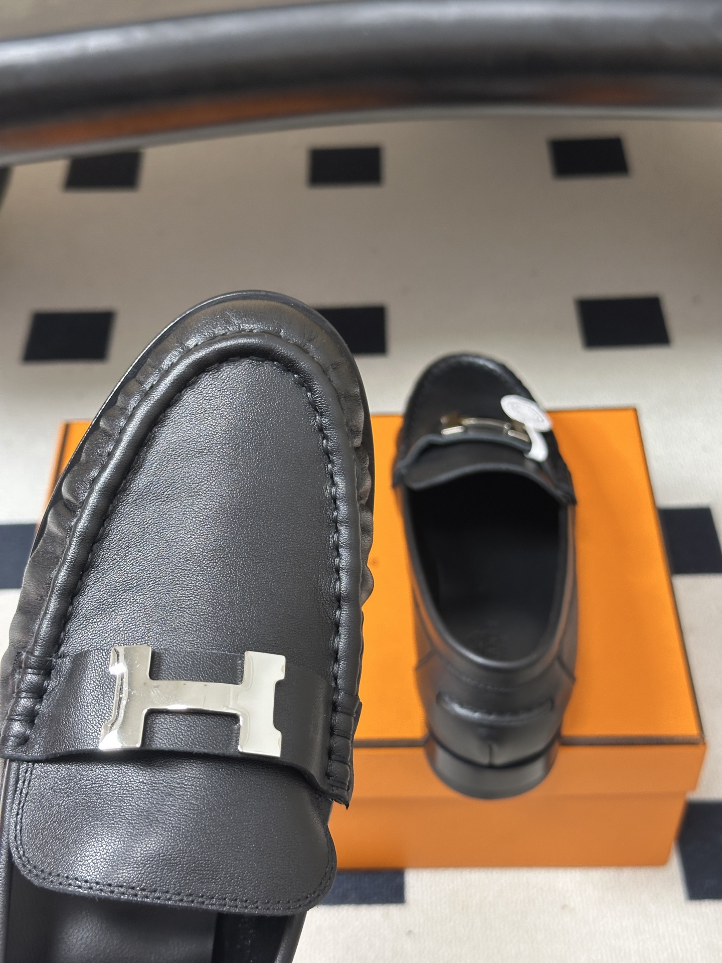 顶级品质 Hermes 爱马仕🐎 H家 2026 早秋新款Nova 褶皱乐福鞋经典H字母金属扣乐福鞋一脚蹬单鞋 小牛皮 顶级品质 Hermes 爱马仕🐎 H家 2026 早秋新款Nova 褶皱乐福鞋经典H字母金属扣乐福鞋一脚蹬单鞋 小牛皮