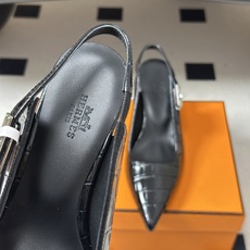 Hermes 爱马仕🐎 H家 Lover鳄鱼纹皮系列尖头侧Kelly扣高跟凉鞋 小猫跟后空凉鞋矮跟露跟凉鞋 鳄鱼纹牛皮革 Hermes 爱马仕🐎 H家 Lover鳄鱼纹皮系列尖头侧Kelly扣高跟凉鞋 小猫跟后空凉鞋矮跟露跟凉鞋 鳄鱼纹牛皮革