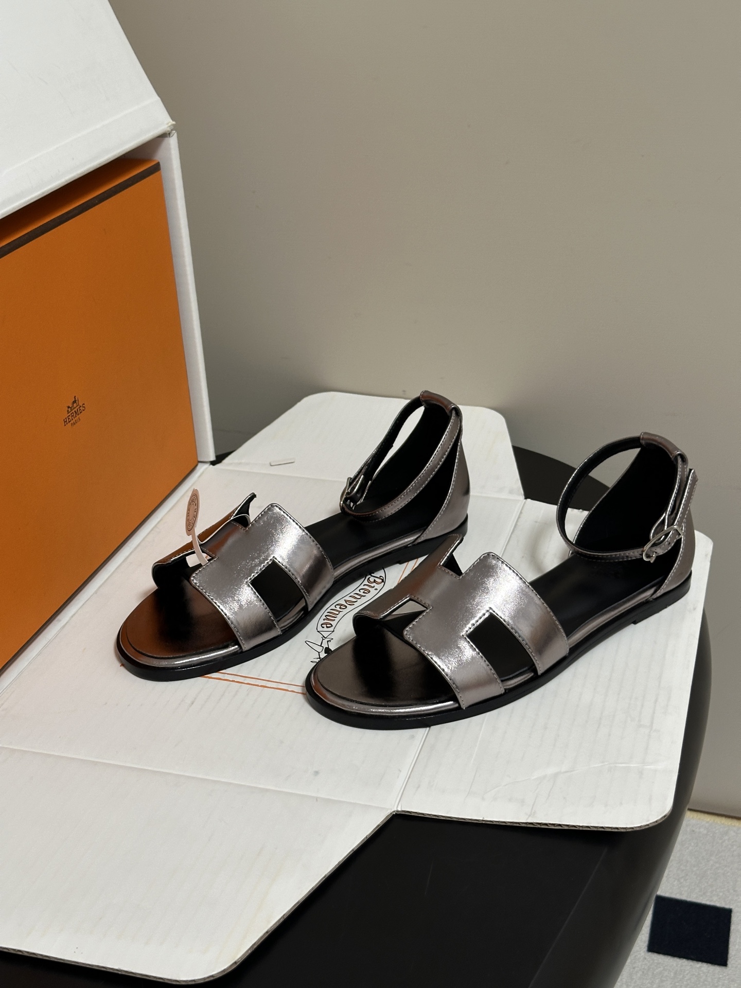 顶级品质（配高档飞机盒✈️） Hermes 爱马仕🐎 Santorini凉鞋系列 H家万年经典款 平底凉鞋H鞋面中空凉鞋