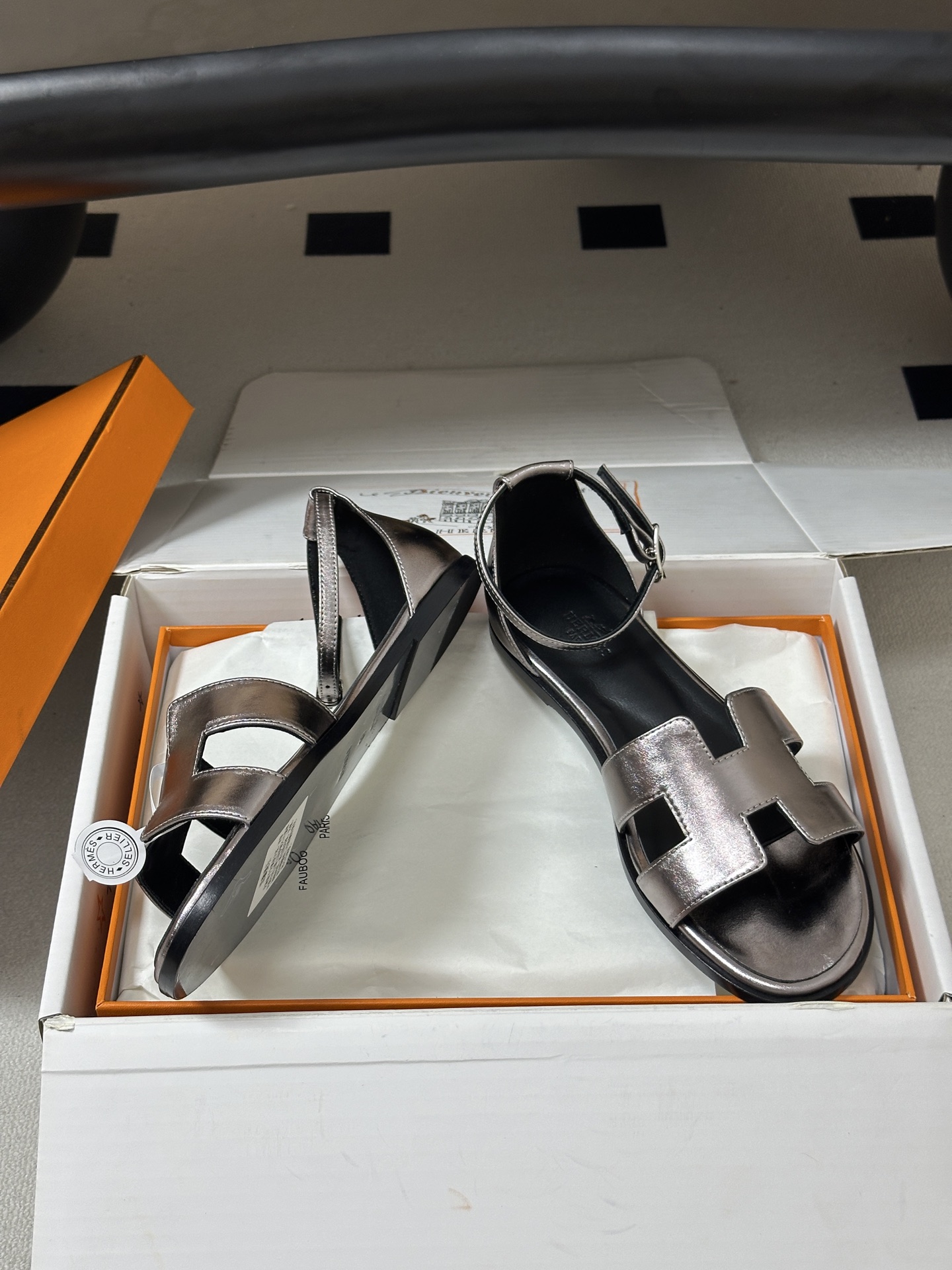 顶级品质（配高档飞机盒✈️） Hermes 爱马仕🐎 Santorini凉鞋系列 H家万年经典款 平底凉鞋H鞋面中空凉鞋