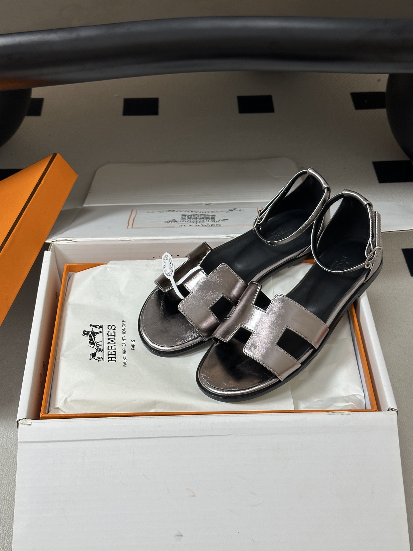 顶级品质（配高档飞机盒✈️） Hermes 爱马仕🐎 Santorini凉鞋系列 H家万年经典款 平底凉鞋H鞋面中空凉鞋