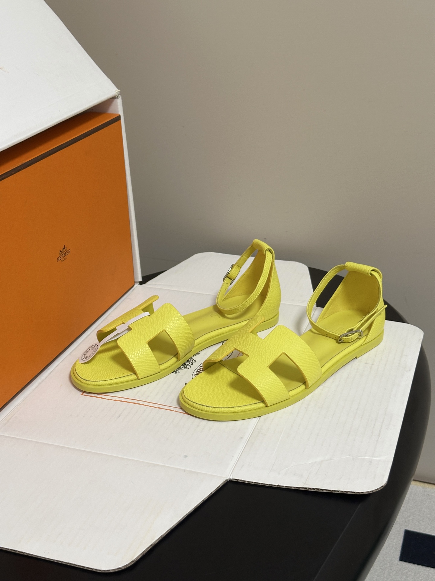 顶级品质（配高档飞机盒✈️） Hermes 爱马仕🐎 Santorini凉鞋系列 H家万年经典款 平底凉鞋H鞋面中空凉鞋