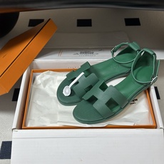 顶级品质(配高档飞机盒✈️) Hermes 爱马仕🐎 Santorini凉鞋系列 H家万年经典款 平底凉鞋H鞋面中空凉鞋 顶级品质(配高档飞机盒✈️) Hermes 爱马仕🐎 Santorini凉鞋系列 H家万年经典款 平底凉鞋H鞋面中空凉鞋