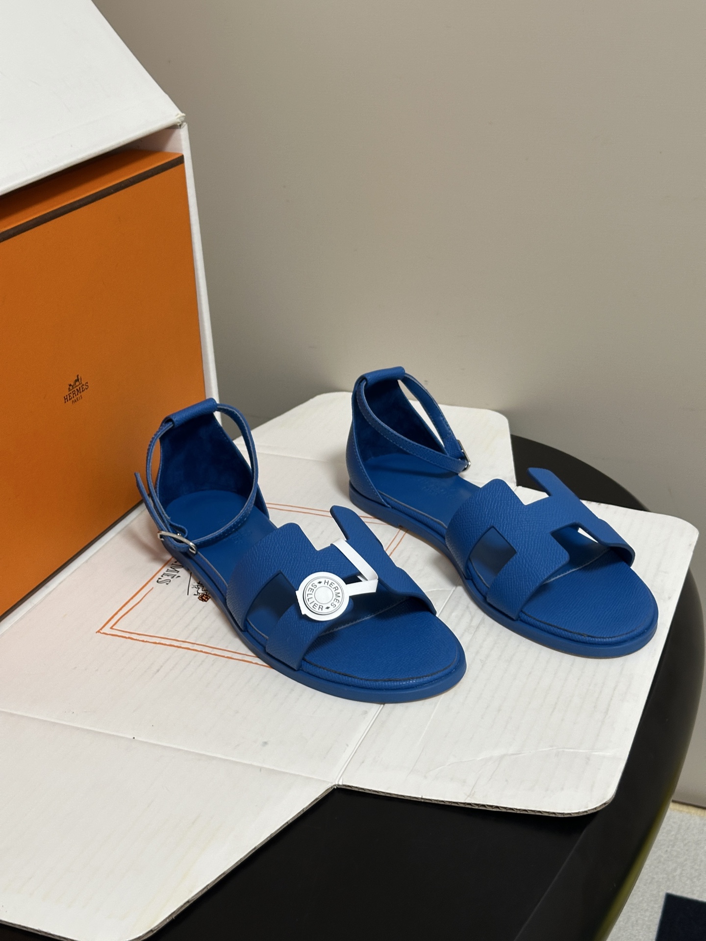 顶级品质（配高档飞机盒✈️） Hermes 爱马仕🐎 Santorini凉鞋系列 H家万年经典款 平底凉鞋H鞋面中空凉鞋