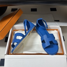 顶级品质(配高档飞机盒✈️) Hermes 爱马仕🐎 Santorini凉鞋系列 H家万年经典款 平底凉鞋H鞋面中空凉鞋 顶级品质(配高档飞机盒✈️) Hermes 爱马仕🐎 Santorini凉鞋系列 H家万年经典款 平底凉鞋H鞋面中空凉鞋