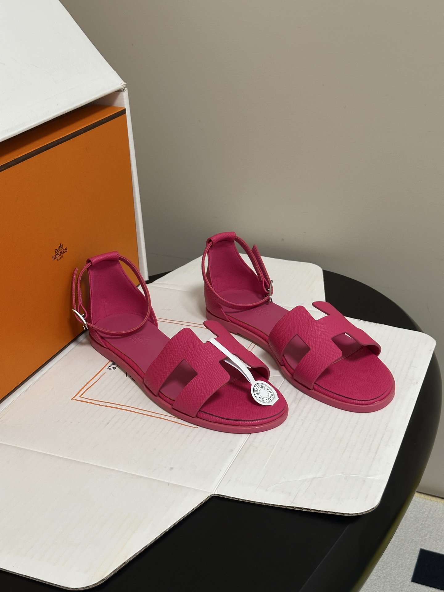 顶级品质（配高档飞机盒✈️） Hermes 爱马仕🐎 Santorini凉鞋系列 H家万年经典款 平底凉鞋H鞋面中空凉鞋