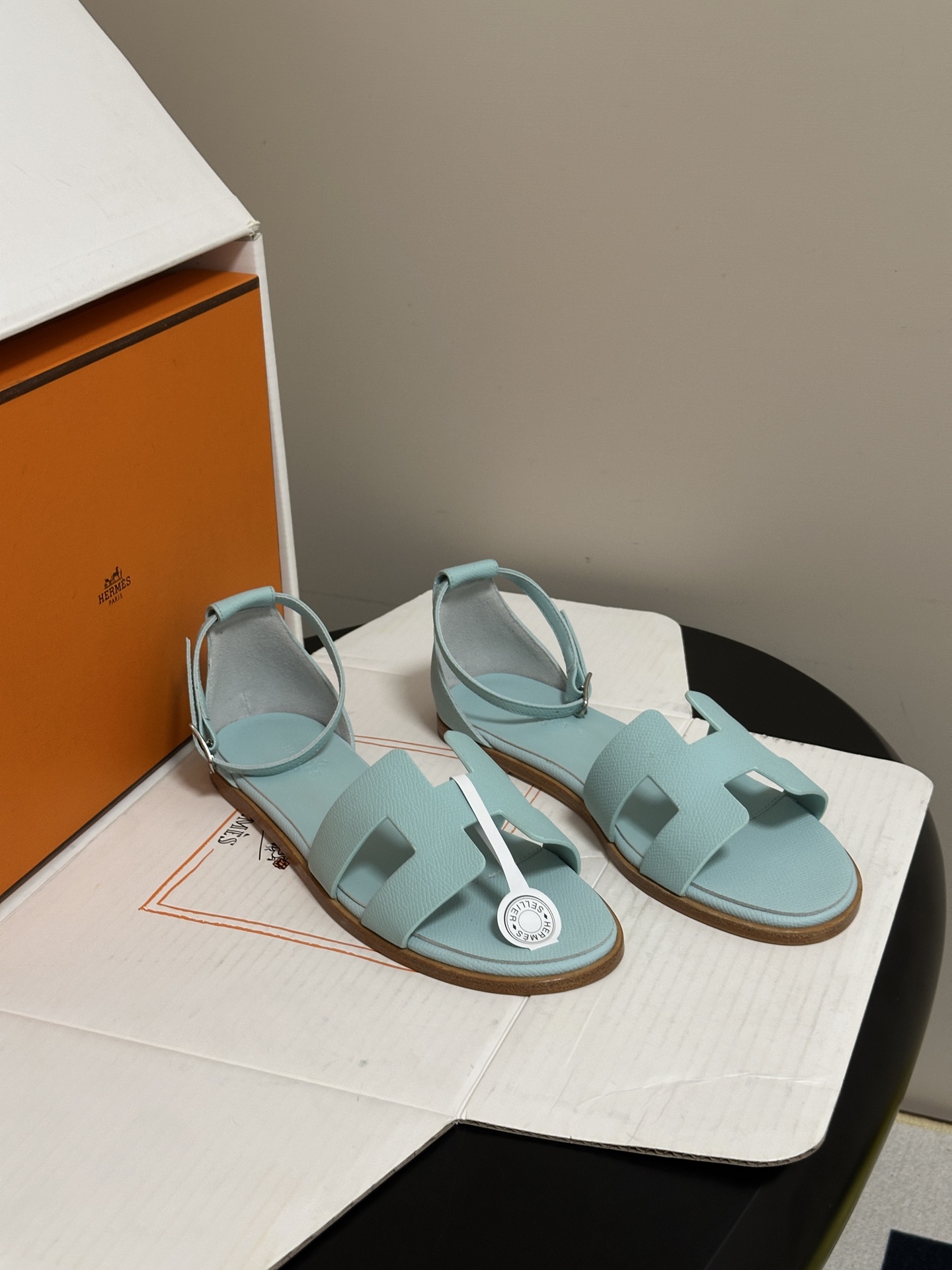 顶级品质（配高档飞机盒✈️） Hermes 爱马仕🐎 Santorini凉鞋系列 H家万年经典款 平底凉鞋H鞋面中空凉鞋