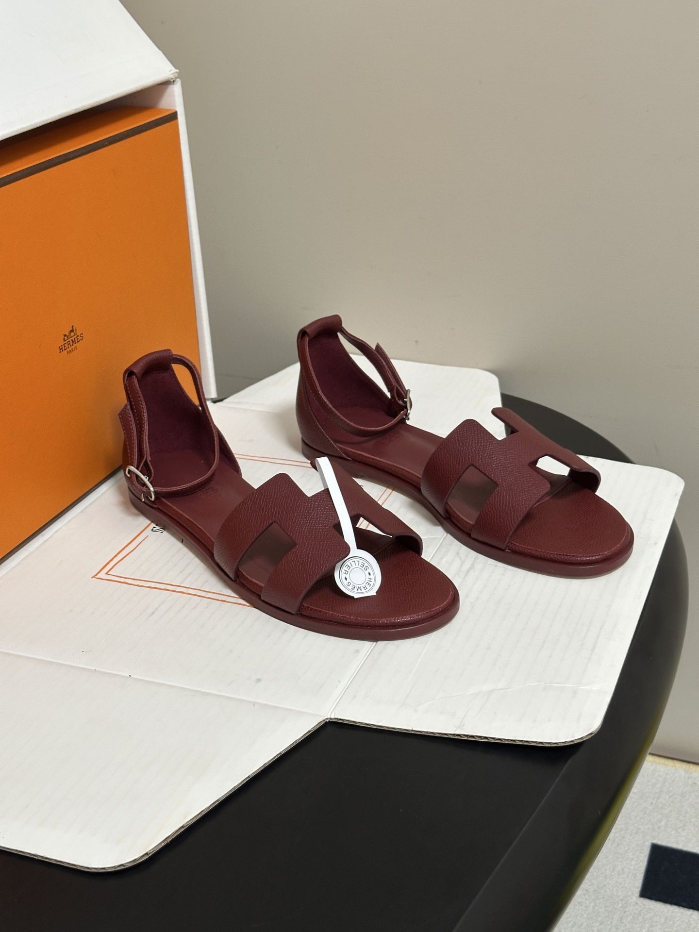 顶级品质（配高档飞机盒✈️） Hermes 爱马仕🐎 Santorini凉鞋系列 H家万年经典款 平底凉鞋H鞋面中空凉鞋