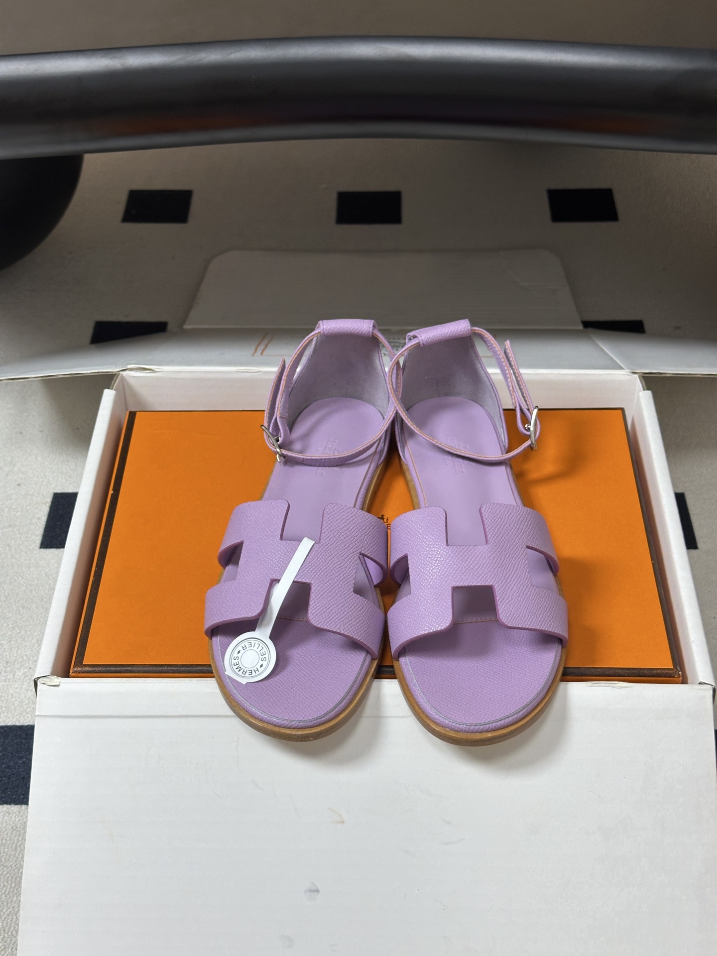 顶级品质(配高档飞机盒✈️) Hermes 爱马仕🐎 Santorini凉鞋系列 H家万年经典款 平底凉鞋H鞋面中空凉鞋 顶级品质(配高档飞机盒✈️) Hermes 爱马仕🐎 Santorini凉鞋系列 H家万年经典款 平底凉鞋H鞋面中空凉鞋