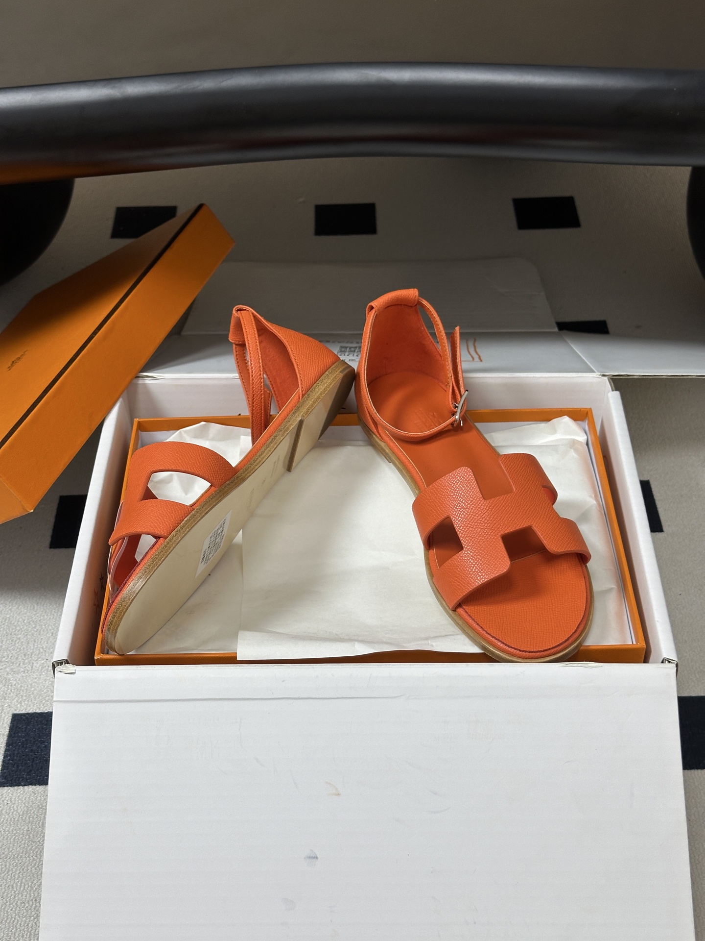 顶级品质(配高档飞机盒✈️) Hermes 爱马仕🐎 Santorini凉鞋系列 H家万年经典款 平底凉鞋H鞋面中空凉鞋 顶级品质(配高档飞机盒✈️) Hermes 爱马仕🐎 Santorini凉鞋系列 H家万年经典款 平底凉鞋H鞋面中空凉鞋