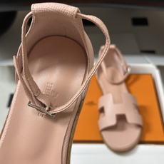 顶级品质(配高档飞机盒✈️) Hermes 爱马仕🐎 Santorini凉鞋系列 H家万年经典款 平底凉鞋H鞋面中空凉鞋 顶级品质(配高档飞机盒✈️) Hermes 爱马仕🐎 Santorini凉鞋系列 H家万年经典款 平底凉鞋H鞋面中空凉鞋