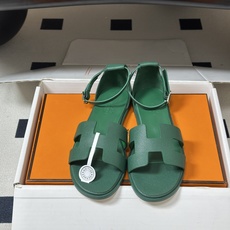 顶级品质(配高档飞机盒✈️) Hermes 爱马仕🐎 Santorini凉鞋系列 H家万年经典款 平底凉鞋H鞋面中空凉鞋 顶级品质(配高档飞机盒✈️) Hermes 爱马仕🐎 Santorini凉鞋系列 H家万年经典款 平底凉鞋H鞋面中空凉鞋