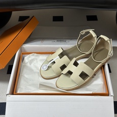 顶级品质(配高档飞机盒✈️) Hermes 爱马仕🐎 Santorini凉鞋系列 H家万年经典款 平底凉鞋H鞋面中空凉鞋 顶级品质(配高档飞机盒✈️) Hermes 爱马仕🐎 Santorini凉鞋系列 H家万年经典款 平底凉鞋H鞋面中空凉鞋