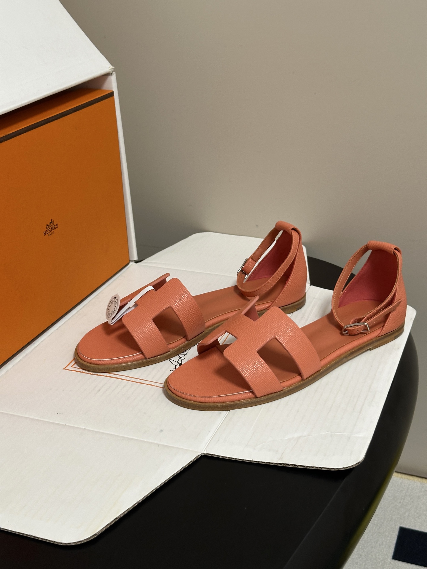 顶级品质（配高档飞机盒✈️） Hermes 爱马仕🐎 Santorini凉鞋系列 H家万年经典款 平底凉鞋H鞋面中空凉鞋