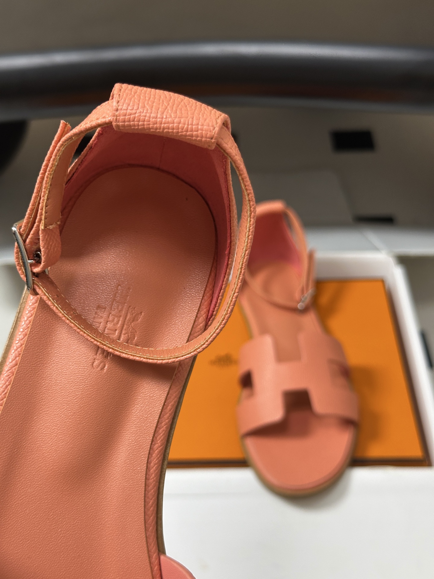顶级品质（配高档飞机盒✈️） Hermes 爱马仕🐎 Santorini凉鞋系列 H家万年经典款 平底凉鞋H鞋面中空凉鞋