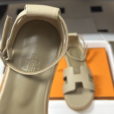 顶级品质(配高档飞机盒✈️) Hermes 爱马仕🐎 Santorini凉鞋系列 H家万年经典款 平底凉鞋H鞋面中空凉鞋 顶级品质(配高档飞机盒✈️) Hermes 爱马仕🐎 Santorini凉鞋系列 H家万年经典款 平底凉鞋H鞋面中空凉鞋