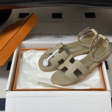 顶级品质(配高档飞机盒✈️) Hermes 爱马仕🐎 Santorini凉鞋系列 H家万年经典款 平底凉鞋H鞋面中空凉鞋 顶级品质(配高档飞机盒✈️) Hermes 爱马仕🐎 Santorini凉鞋系列 H家万年经典款 平底凉鞋H鞋面中空凉鞋