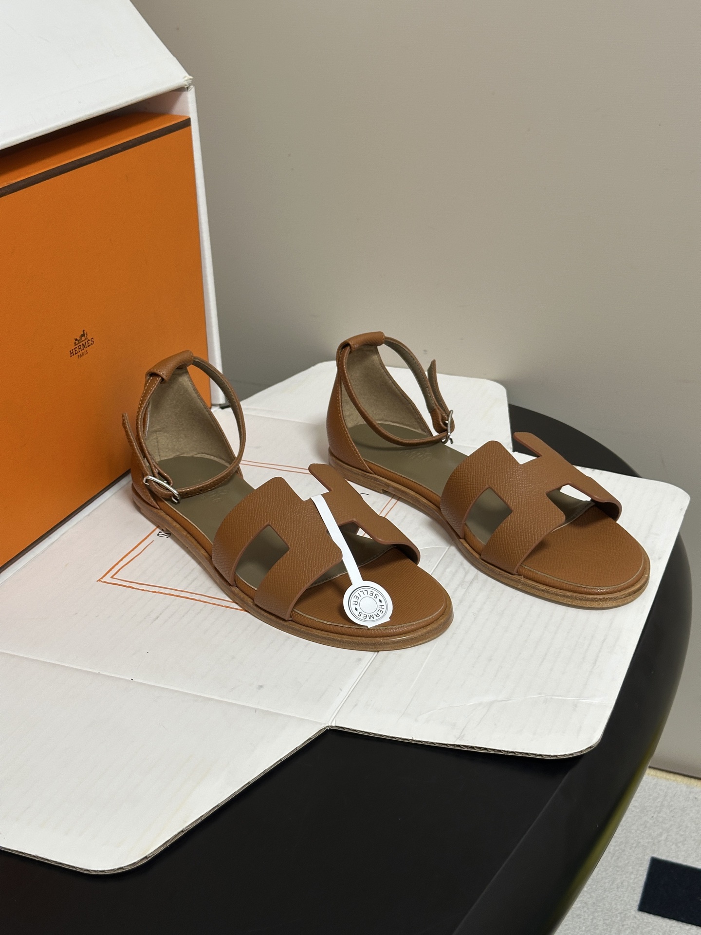 顶级品质（配高档飞机盒✈️） Hermes 爱马仕🐎 Santorini凉鞋系列 H家万年经典款 平底凉鞋H鞋面中空凉鞋