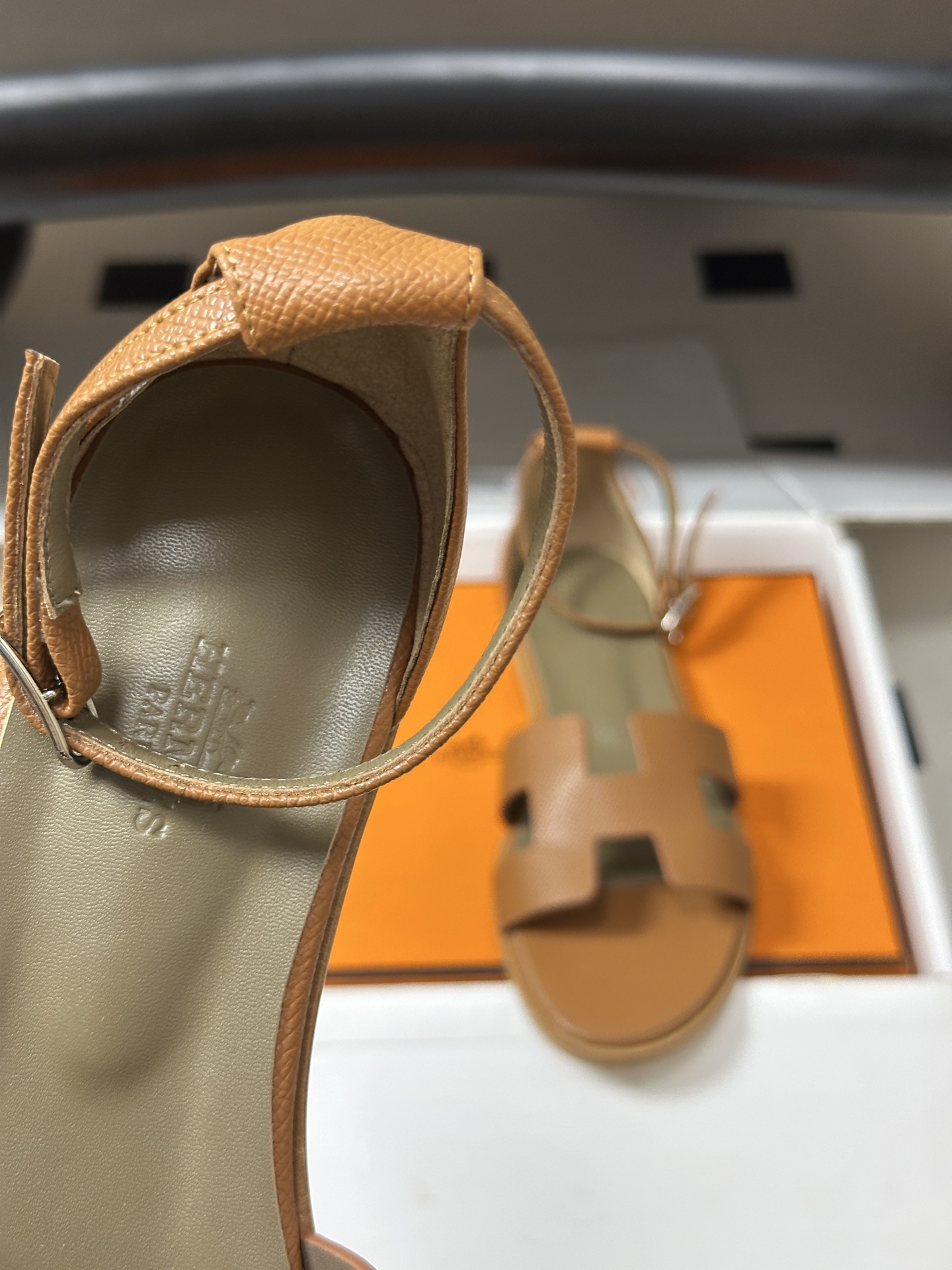 顶级品质(配高档飞机盒✈️) Hermes 爱马仕🐎 Santorini凉鞋系列 H家万年经典款 平底凉鞋H鞋面中空凉鞋 顶级品质(配高档飞机盒✈️) Hermes 爱马仕🐎 Santorini凉鞋系列 H家万年经典款 平底凉鞋H鞋面中空凉鞋