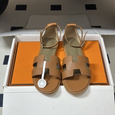 顶级品质(配高档飞机盒✈️) Hermes 爱马仕🐎 Santorini凉鞋系列 H家万年经典款 平底凉鞋H鞋面中空凉鞋 顶级品质(配高档飞机盒✈️) Hermes 爱马仕🐎 Santorini凉鞋系列 H家万年经典款 平底凉鞋H鞋面中空凉鞋