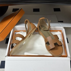 顶级品质(配高档飞机盒✈️) Hermes 爱马仕🐎 Santorini凉鞋系列 H家万年经典款 平底凉鞋H鞋面中空凉鞋 顶级品质(配高档飞机盒✈️) Hermes 爱马仕🐎 Santorini凉鞋系列 H家万年经典款 平底凉鞋H鞋面中空凉鞋