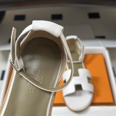 顶级品质(配高档飞机盒✈️) Hermes 爱马仕🐎 Santorini凉鞋系列 H家万年经典款 平底凉鞋H鞋面中空凉鞋 顶级品质(配高档飞机盒✈️) Hermes 爱马仕🐎 Santorini凉鞋系列 H家万年经典款 平底凉鞋H鞋面中空凉鞋