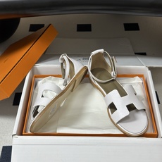 顶级品质(配高档飞机盒✈️) Hermes 爱马仕🐎 Santorini凉鞋系列 H家万年经典款 平底凉鞋H鞋面中空凉鞋 顶级品质(配高档飞机盒✈️) Hermes 爱马仕🐎 Santorini凉鞋系列 H家万年经典款 平底凉鞋H鞋面中空凉鞋