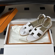 顶级品质(配高档飞机盒✈️) Hermes 爱马仕🐎 Santorini凉鞋系列 H家万年经典款 平底凉鞋H鞋面中空凉鞋 顶级品质(配高档飞机盒✈️) Hermes 爱马仕🐎 Santorini凉鞋系列 H家万年经典款 平底凉鞋H鞋面中空凉鞋