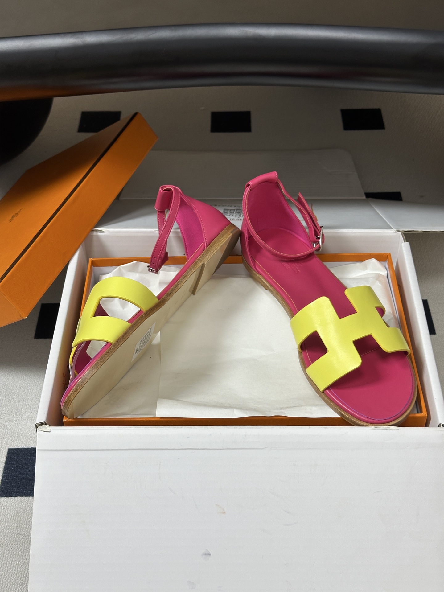 顶级品质（配高档飞机盒✈️） Hermes 爱马仕🐎 Santorini凉鞋系列 H家万年经典款 平底凉鞋H鞋面中空凉鞋