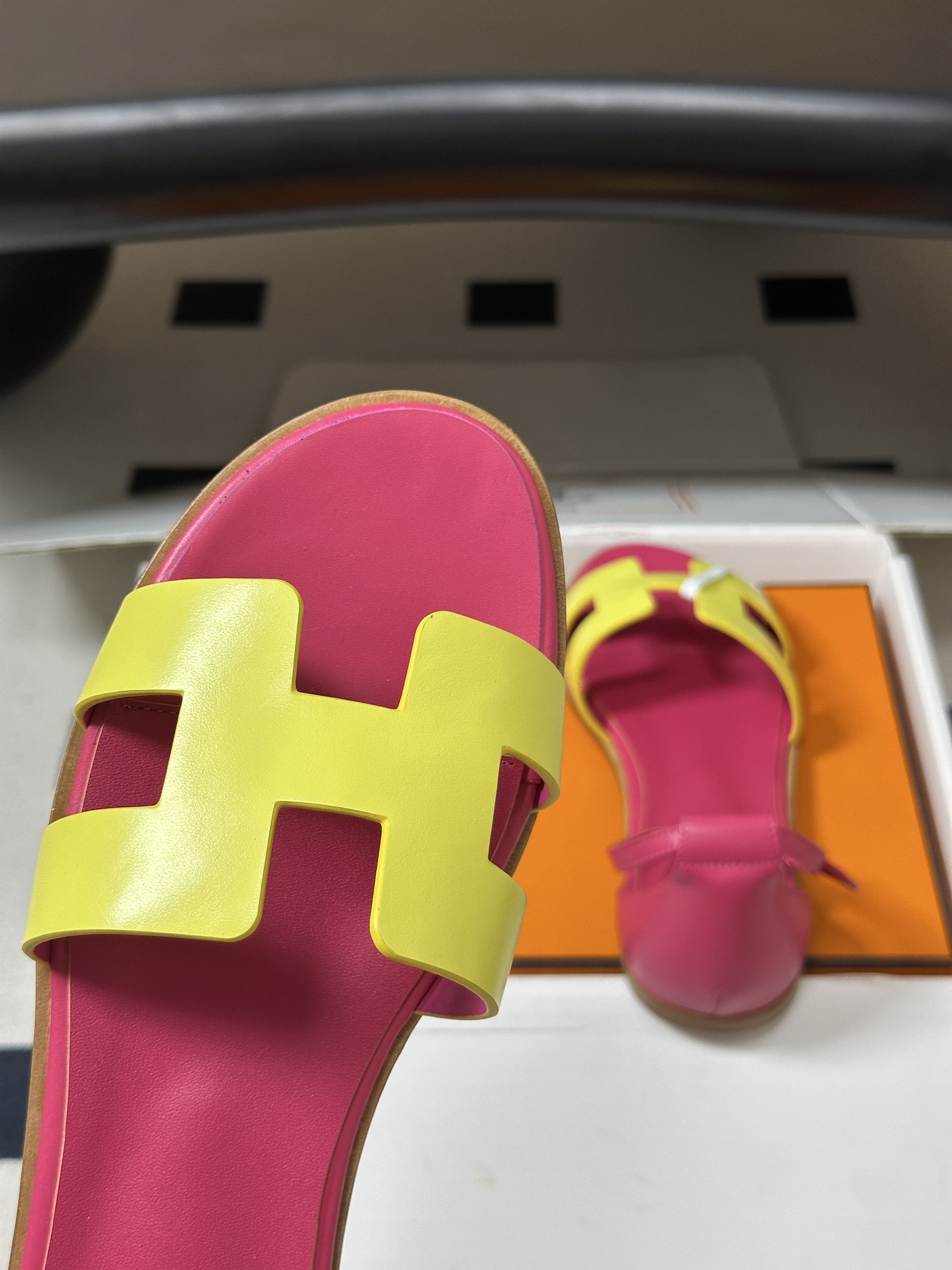 顶级品质（配高档飞机盒✈️） Hermes 爱马仕🐎 Santorini凉鞋系列 H家万年经典款 平底凉鞋H鞋面中空凉鞋