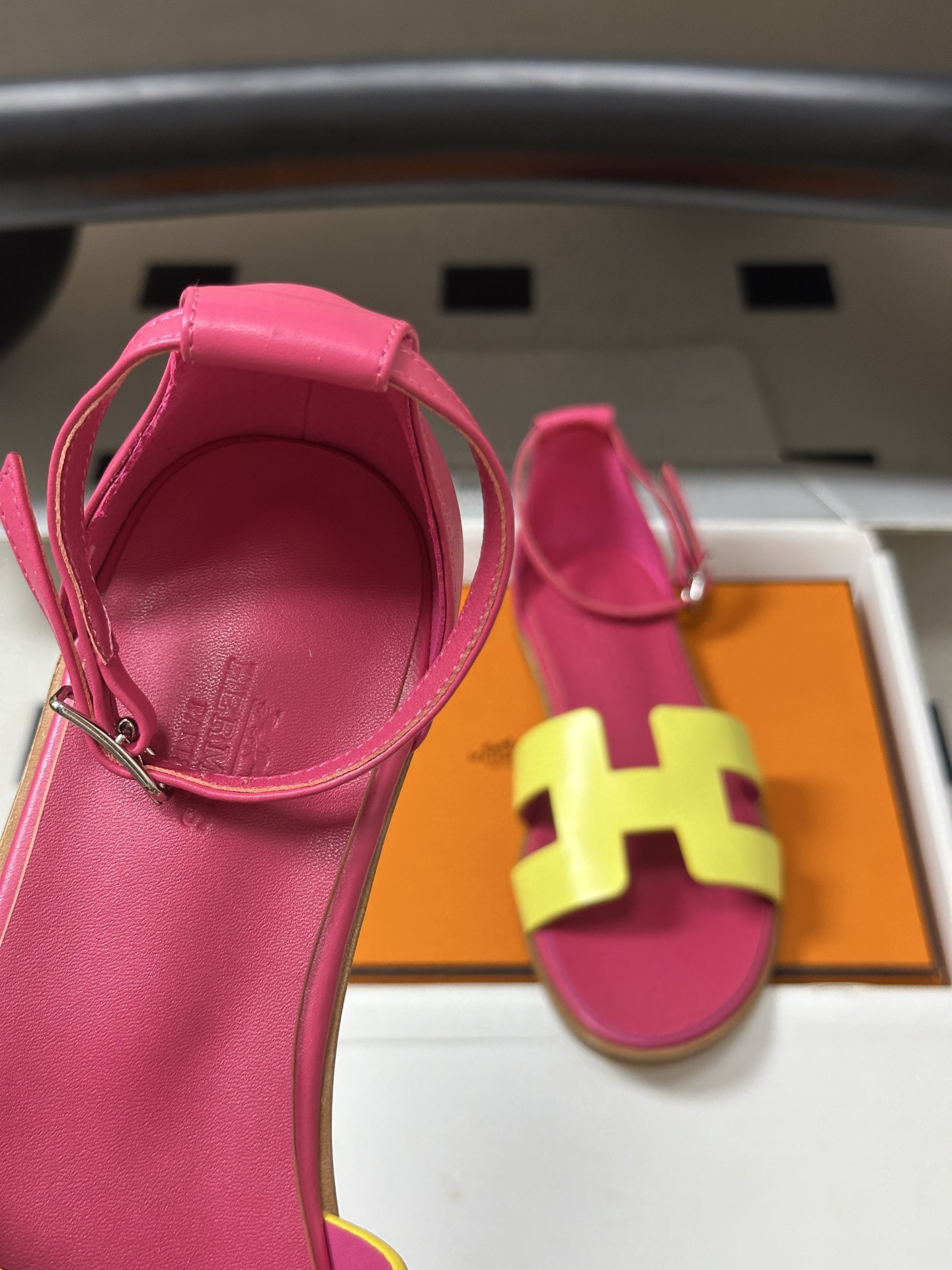 顶级品质（配高档飞机盒✈️） Hermes 爱马仕🐎 Santorini凉鞋系列 H家万年经典款 平底凉鞋H鞋面中空凉鞋