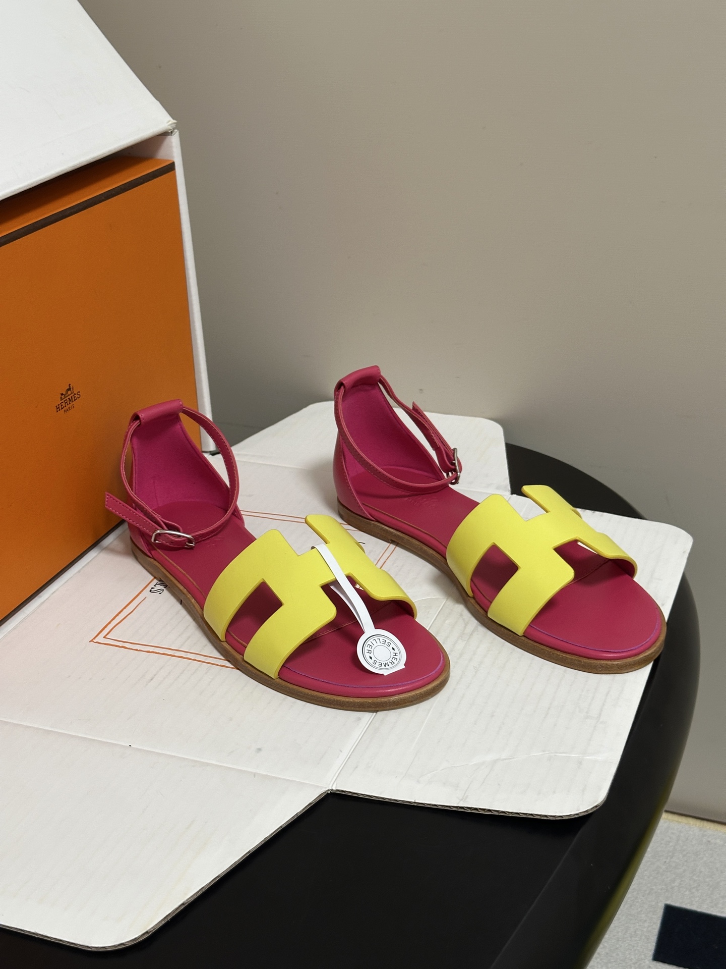顶级品质（配高档飞机盒✈️） Hermes 爱马仕🐎 Santorini凉鞋系列 H家万年经典款 平底凉鞋H鞋面中空凉鞋