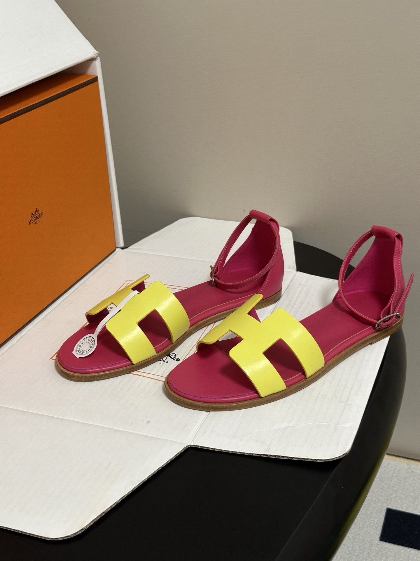 顶级品质（配高档飞机盒✈️） Hermes 爱马仕🐎 Santorini凉鞋系列 H家万年经典款 平底凉鞋H鞋面中空凉鞋