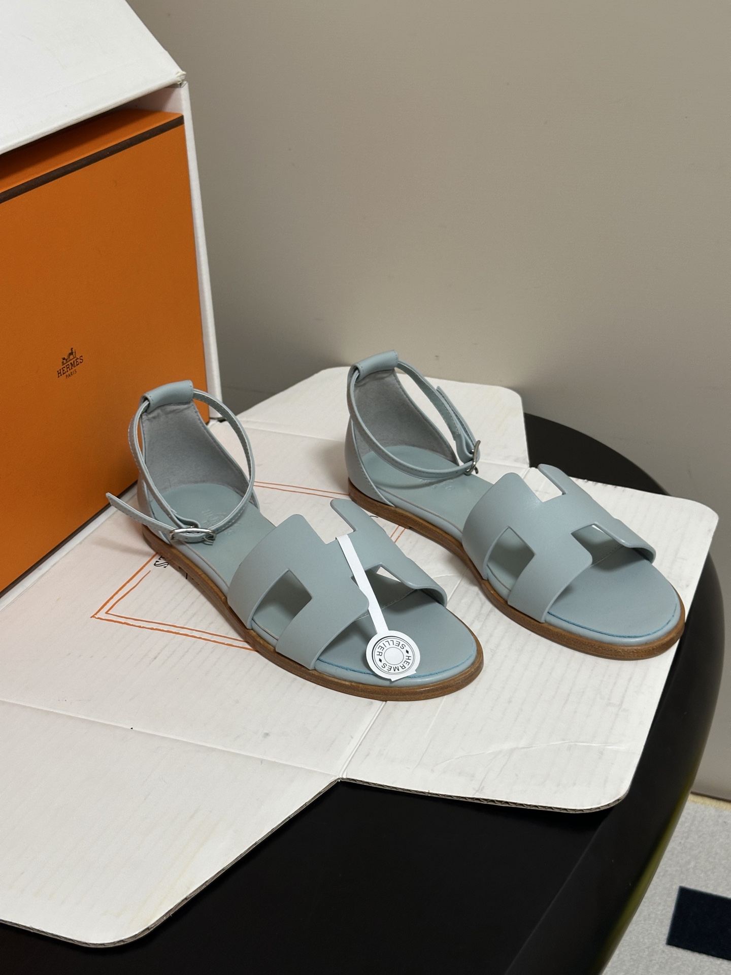 顶级品质（配高档飞机盒✈️） Hermes 爱马仕🐎 Santorini凉鞋系列 H家万年经典款 平底凉鞋H鞋面中空凉鞋