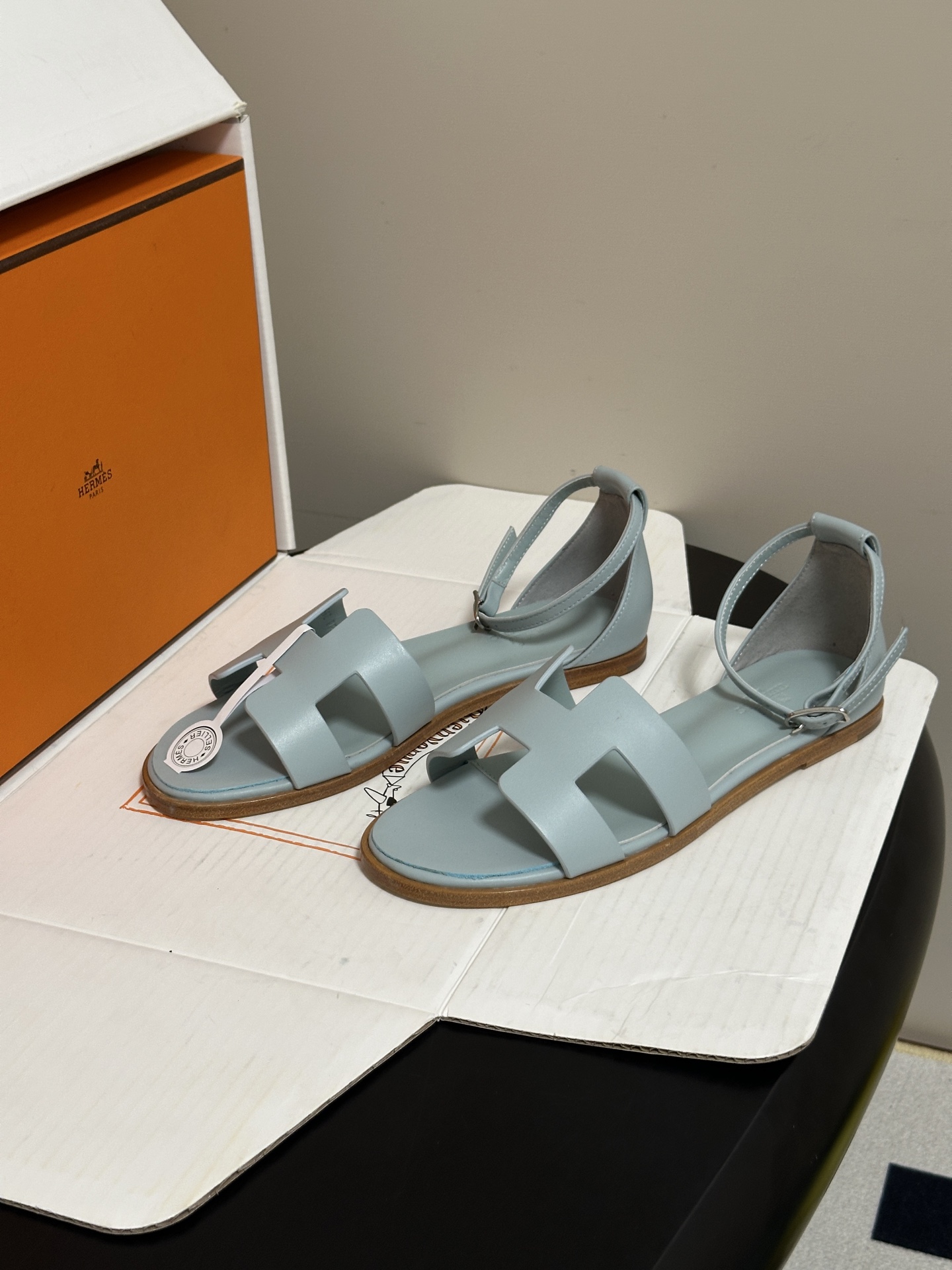 顶级品质（配高档飞机盒✈️） Hermes 爱马仕🐎 Santorini凉鞋系列 H家万年经典款 平底凉鞋H鞋面中空凉鞋