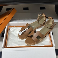 顶级品质(配高档飞机盒✈️) Hermes 爱马仕🐎 Santorini凉鞋系列 H家万年经典款 平底凉鞋H鞋面中空凉鞋 顶级品质(配高档飞机盒✈️) Hermes 爱马仕🐎 Santorini凉鞋系列 H家万年经典款 平底凉鞋H鞋面中空凉鞋