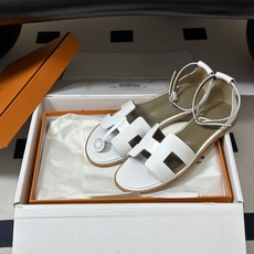 顶级品质(配高档飞机盒✈️) Hermes 爱马仕🐎 Santorini凉鞋系列 H家万年经典款 平底凉鞋H鞋面中空凉鞋 顶级品质(配高档飞机盒✈️) Hermes 爱马仕🐎 Santorini凉鞋系列 H家万年经典款 平底凉鞋H鞋面中空凉鞋