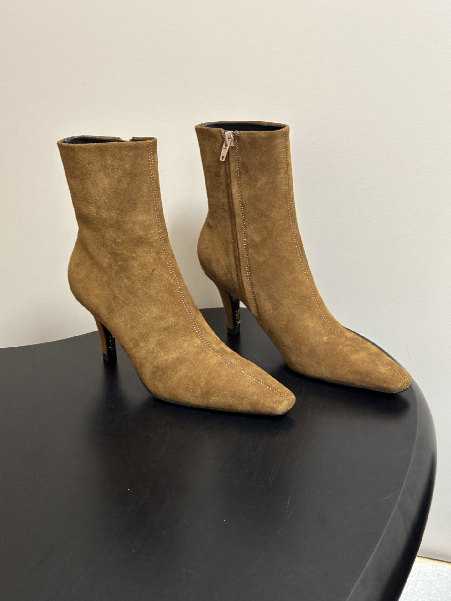 顶级品质 Saint Laurent fw26 new arrival~ YSL圣罗兰2026 秋冬新款侧拉链高跟及踝靴 顶级品质 Saint Laurent fw26 new arrival~ YSL圣罗兰2026 秋冬新款侧拉链高跟及踝靴