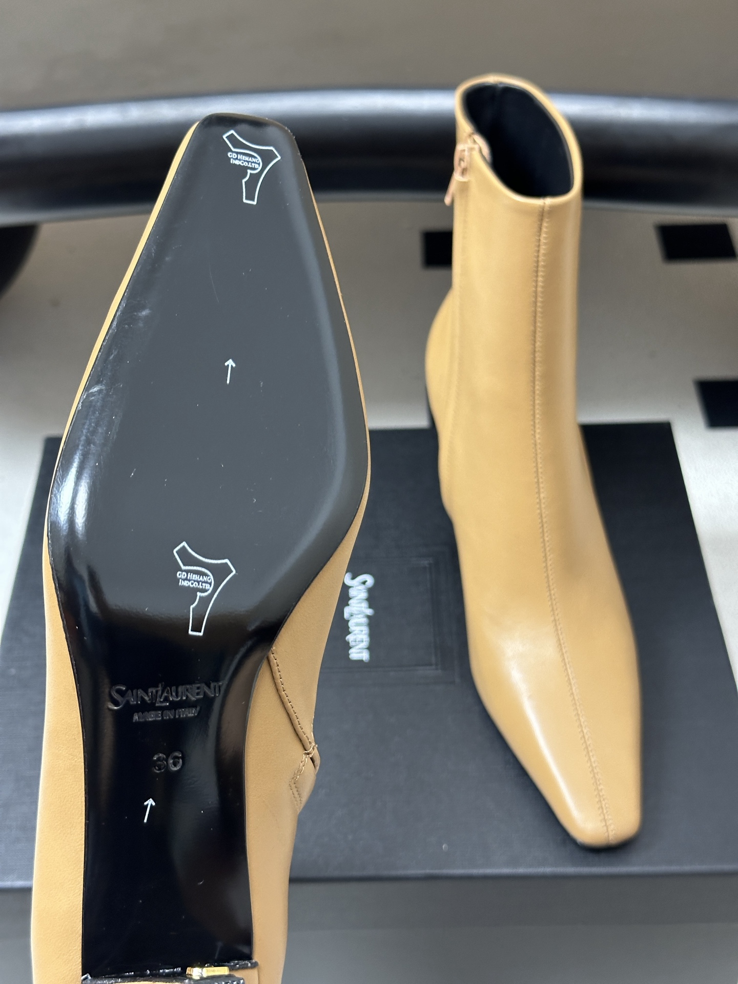顶级品质 Saint Laurent fw26 new arrival~ YSL圣罗兰2026 秋冬新款侧拉链高跟及踝靴 顶级品质 Saint Laurent fw26 new arrival~ YSL圣罗兰2026 秋冬新款侧拉链高跟及踝靴