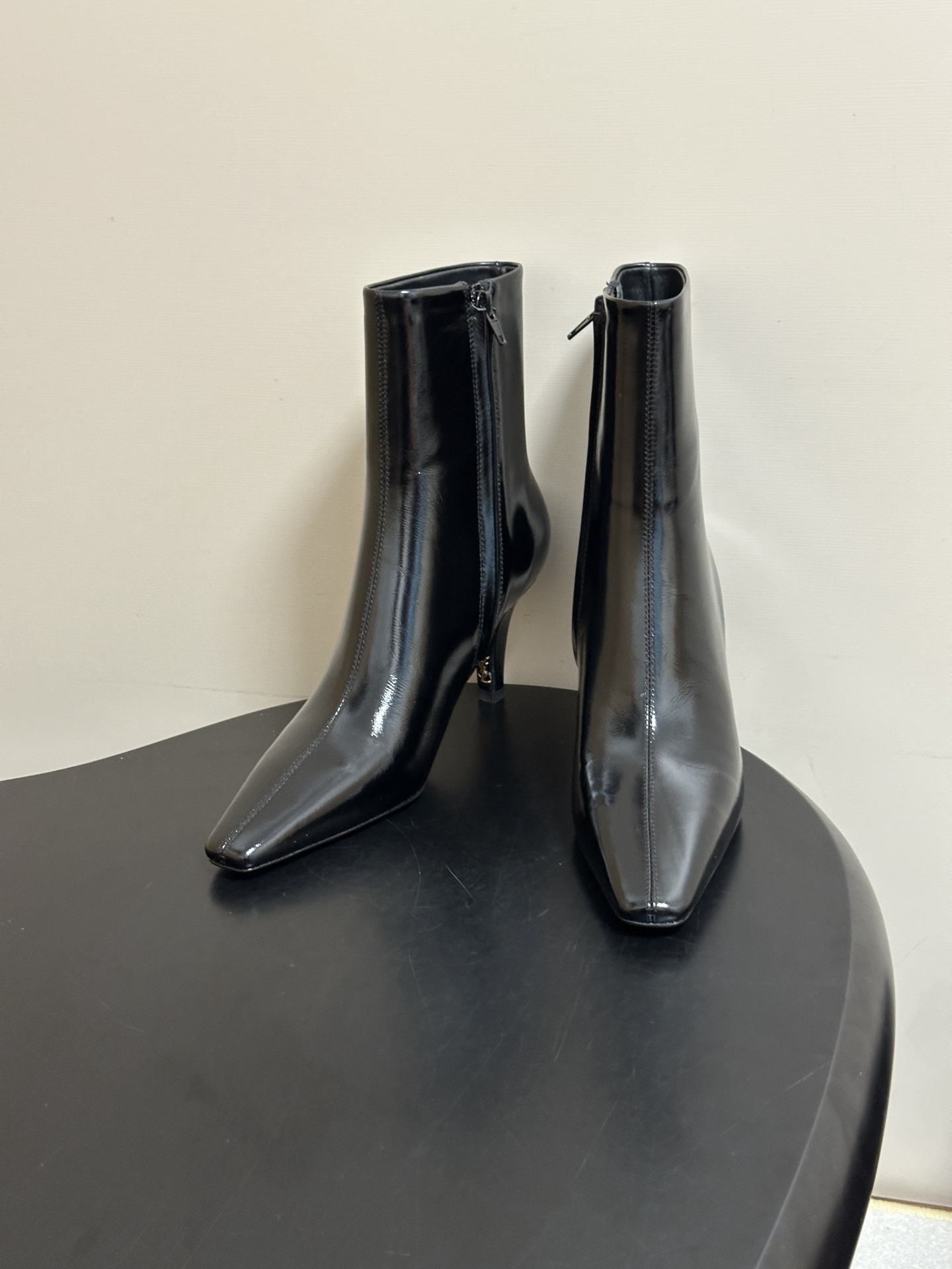顶级品质 Saint Laurent fw26 new arrival~ YSL圣罗兰2026 秋冬新款侧拉链高跟及踝靴 顶级品质 Saint Laurent fw26 new arrival~ YSL圣罗兰2026 秋冬新款侧拉链高跟及踝靴