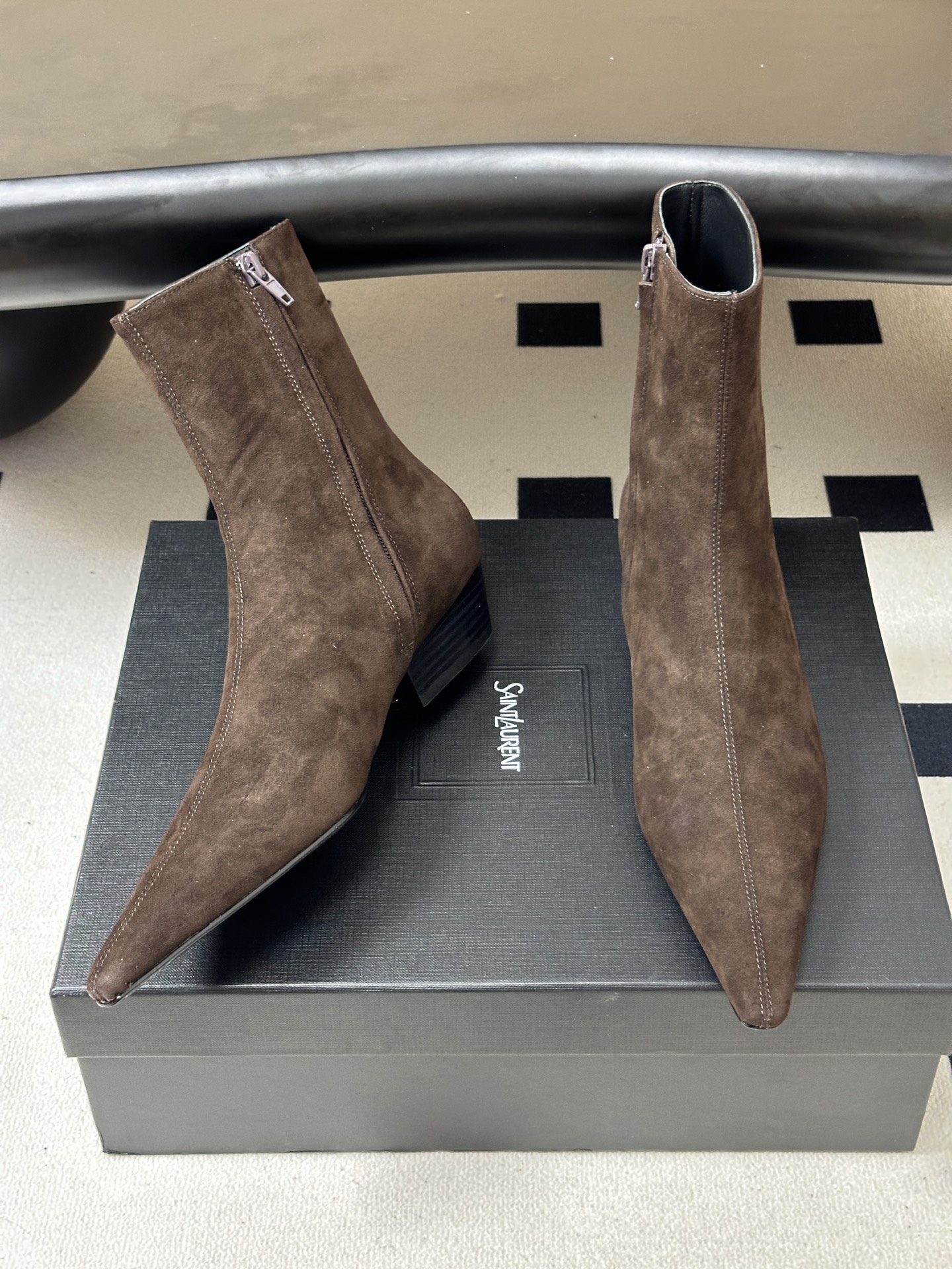 顶级品质 Saint Laurent fw26 new arrival~ YSL圣罗兰2026 秋冬新款侧拉链小矮跟及踝 顶级品质 Saint Laurent fw26 new arrival~ YSL圣罗兰2026 秋冬新款侧拉链小矮跟及踝