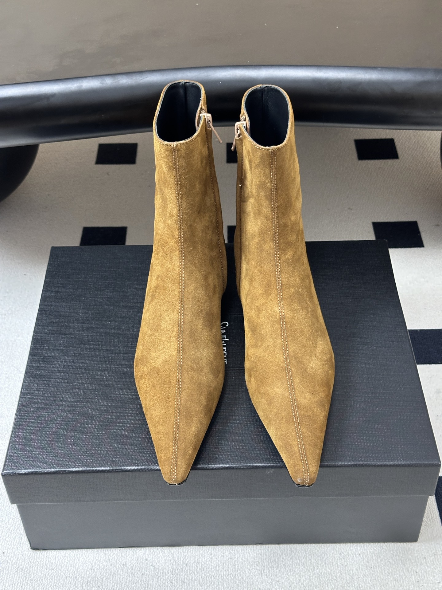 顶级品质 Saint Laurent fw26 new arrival~ YSL圣罗兰2026 秋冬新款侧拉链小矮跟及踝 顶级品质 Saint Laurent fw26 new arrival~ YSL圣罗兰2026 秋冬新款侧拉链小矮跟及踝