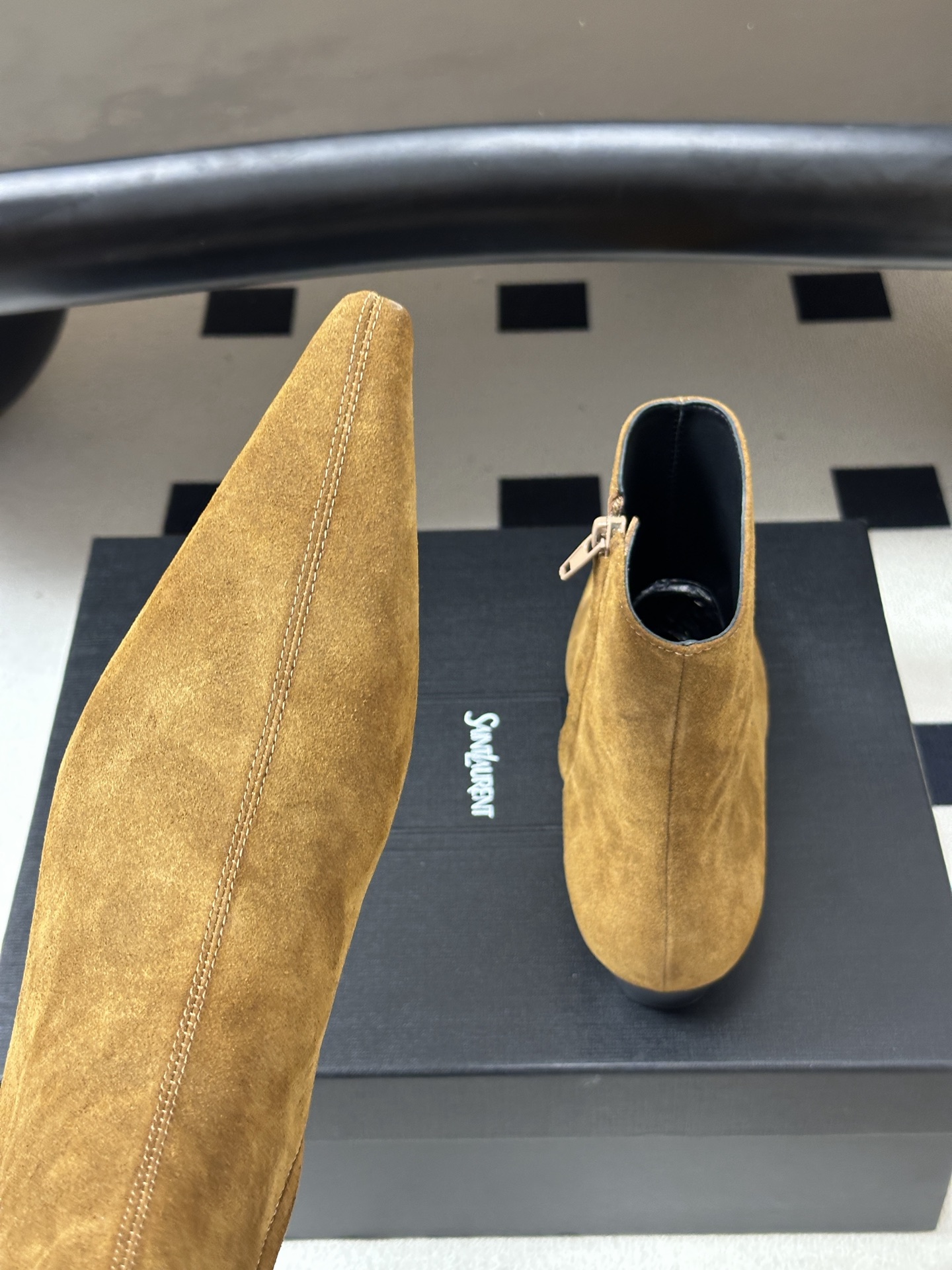 顶级品质 Saint Laurent fw26 new arrival~ YSL圣罗兰2026 秋冬新款侧拉链小矮跟及踝 顶级品质 Saint Laurent fw26 new arrival~ YSL圣罗兰2026 秋冬新款侧拉链小矮跟及踝