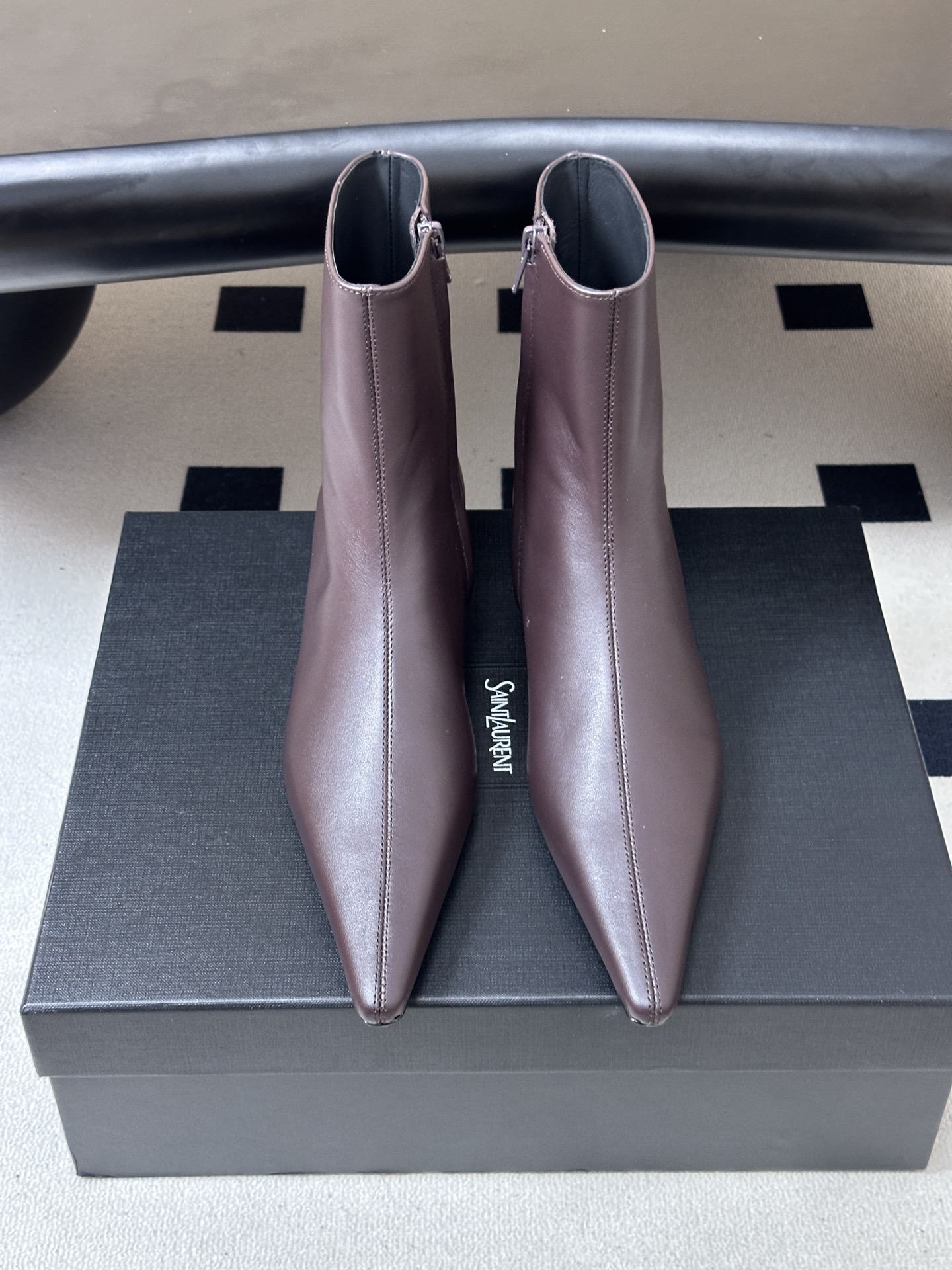 顶级品质 Saint Laurent fw26 new arrival~ YSL圣罗兰2026 秋冬新款侧拉链小矮跟及踝 顶级品质 Saint Laurent fw26 new arrival~ YSL圣罗兰2026 秋冬新款侧拉链小矮跟及踝