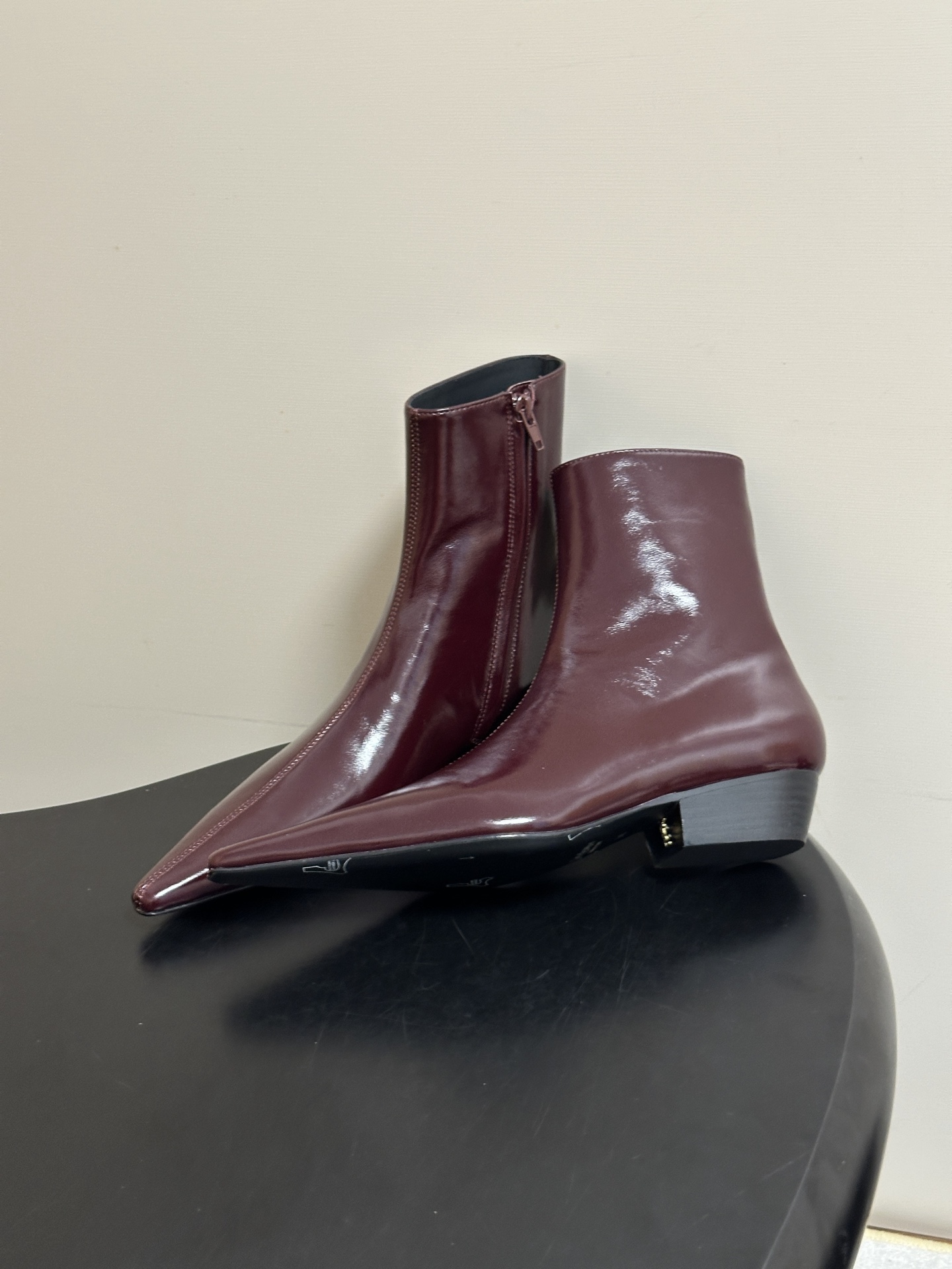 顶级品质 Saint Laurent fw26 new arrival~ YSL圣罗兰2026 秋冬新款侧拉链小矮跟及踝 顶级品质 Saint Laurent fw26 new arrival~ YSL圣罗兰2026 秋冬新款侧拉链小矮跟及踝